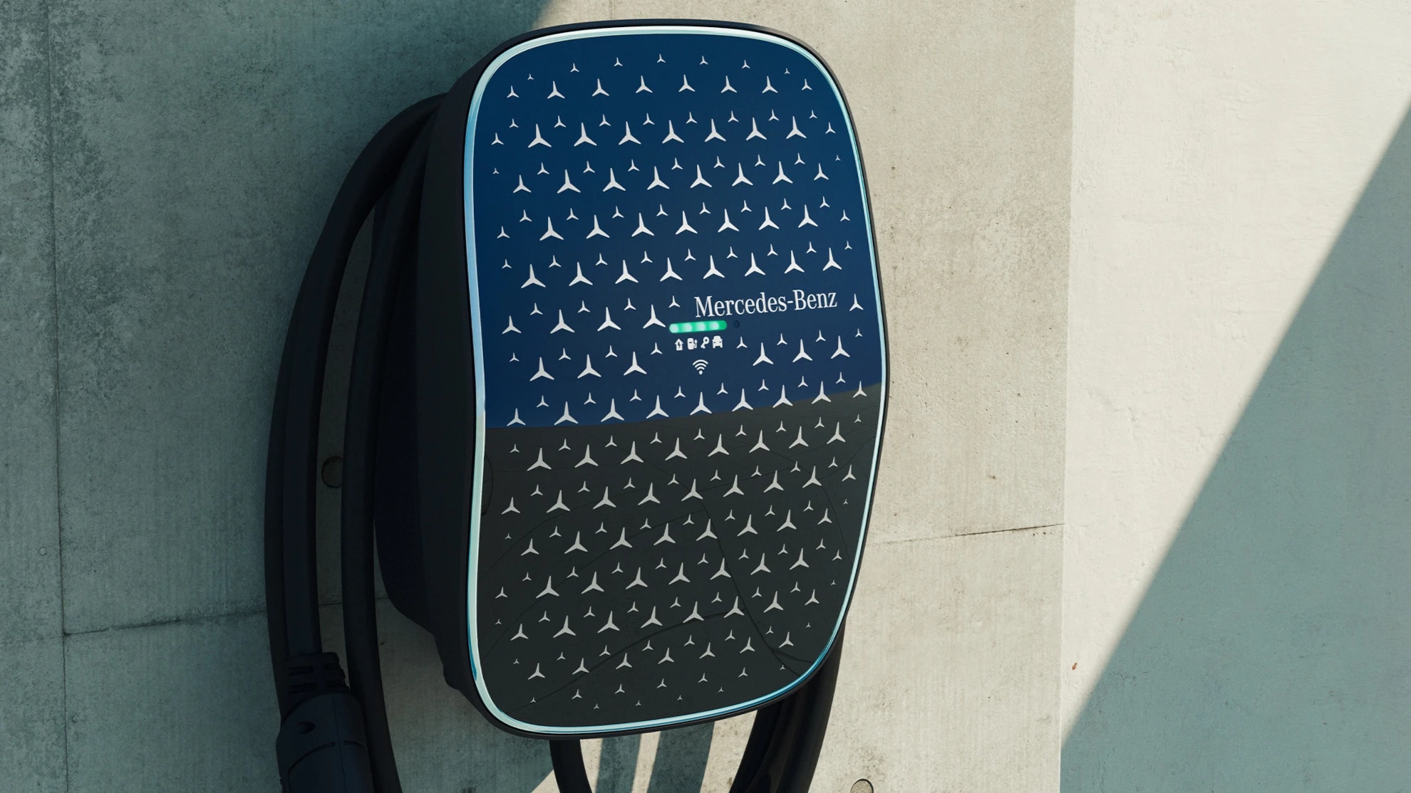 Stația Mercedes-Benz Wallbox Home reprezintă posibilitatea confortabilă de încărcare pentru autovehiculele electrice Mercedes-Benz.